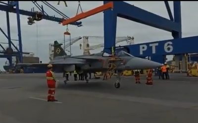 Primeiro caça Gripen da Saab já está no Brasil
