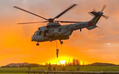 Aviação Naval, Mergulhadores de Combate e Fuzileiros Navais realizam exercícios em conjunto