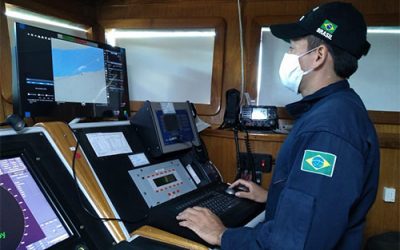 Navios-Patrulha realizam operações com Centro Integrado de Sensores e Navegação Eletrônica