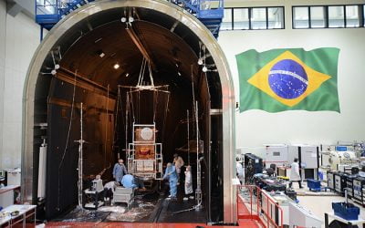 Conheça o Teste de Termovácuo do Satélite Brasileiro Amazônia-1 do INPE