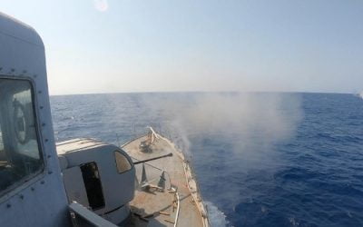 Navio-Patrulha “Goiana” realiza exercício de tiro com canhão de 40 milímetros