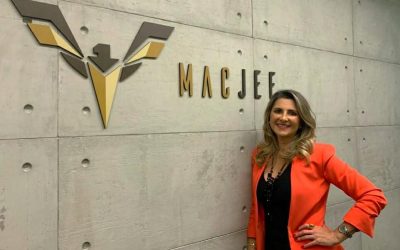 Mac Jee: 15 anos de atuação no Brasil
