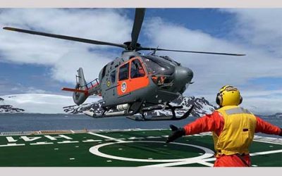 Aeronaves UH-17 do 1º Esquadrão de Helicópteros de Emprego Geral realizam primeiro voo na Antártica