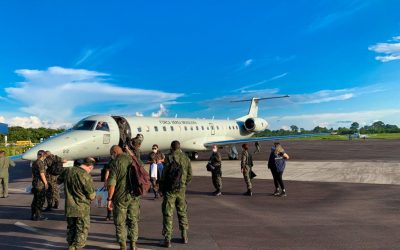 FAB realiza transporte de profissionais de saúde e insumos de combate à COVID-19