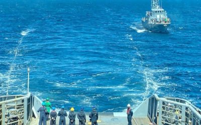 “Purus” realiza a primeira Transferência de Óleo no Mar para o navio “Gurupá”