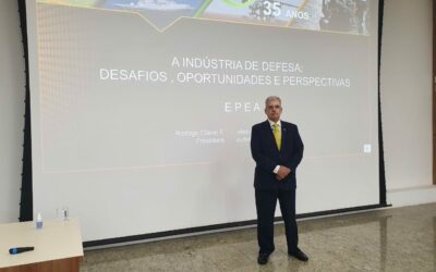 Presidente Executivo da ABIMDE apresenta entidade em curso da ECEMAR