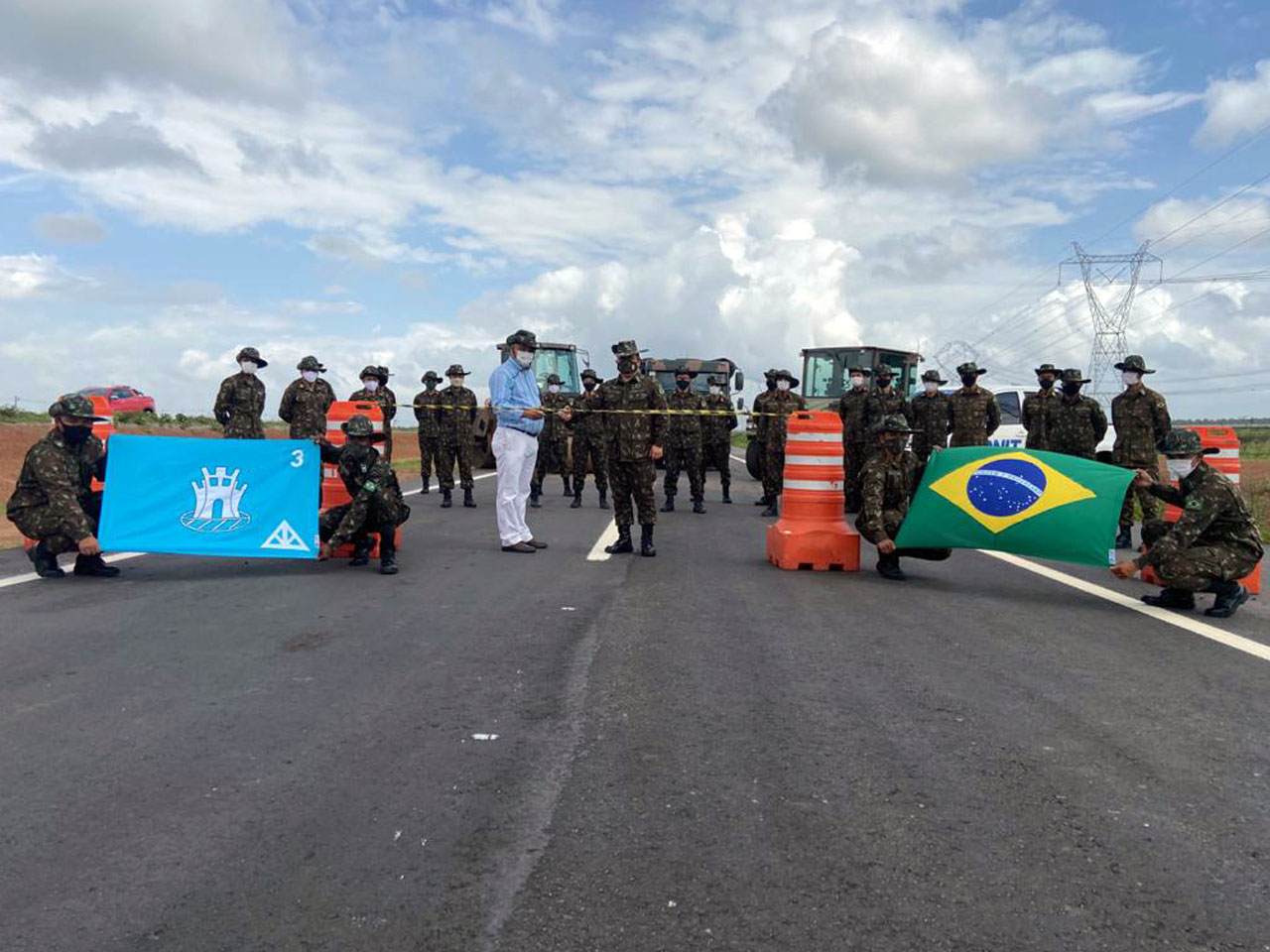 Exército entrega 12 km de obra de restauração da BR-135 no MA
