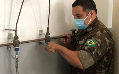 Hospital do Exército dobra sua capacidade de envase de cilindro de oxigênio