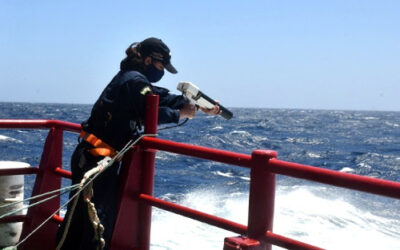 Navio Polar “Almirante Maximiano” efetua coleta de dados oceanográficos no Atlântico Sul