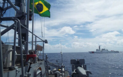 Navio-Patrulha “Guaíba” realiza “Passex” com navio da Guarda-Costeira dos EUA