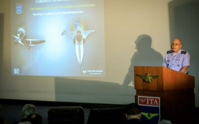 Comandante da Aeronáutica profere Aula Magna para alunos do ITA