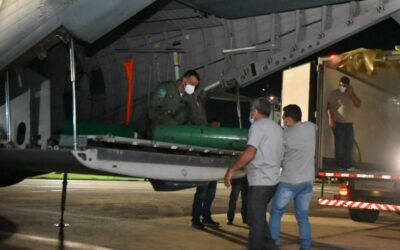 FAB transporta gerador, usina e cilindros de oxigênio para a Região Norte