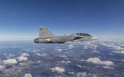 Piloto da FAB realiza treinamento intenso para voar o Gripen Brasileiro