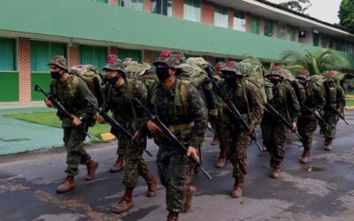 Alunos do curso de Precursor Paraquedista realizam treinamento na selva