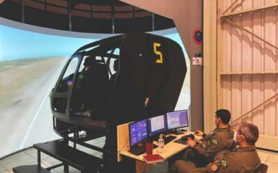 Esquadrão HU-51 realiza treinamento de procedimentos de emergência em simulador de voo