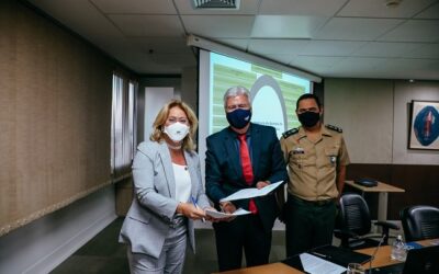 Defesa e Capes assinam acordo de cooperação para pesquisadores civis e militares no exterior