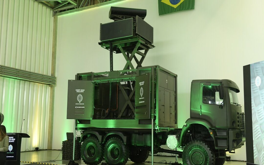 Exército e Embraer entregam Radar Saber M200, em Campinas (SP)