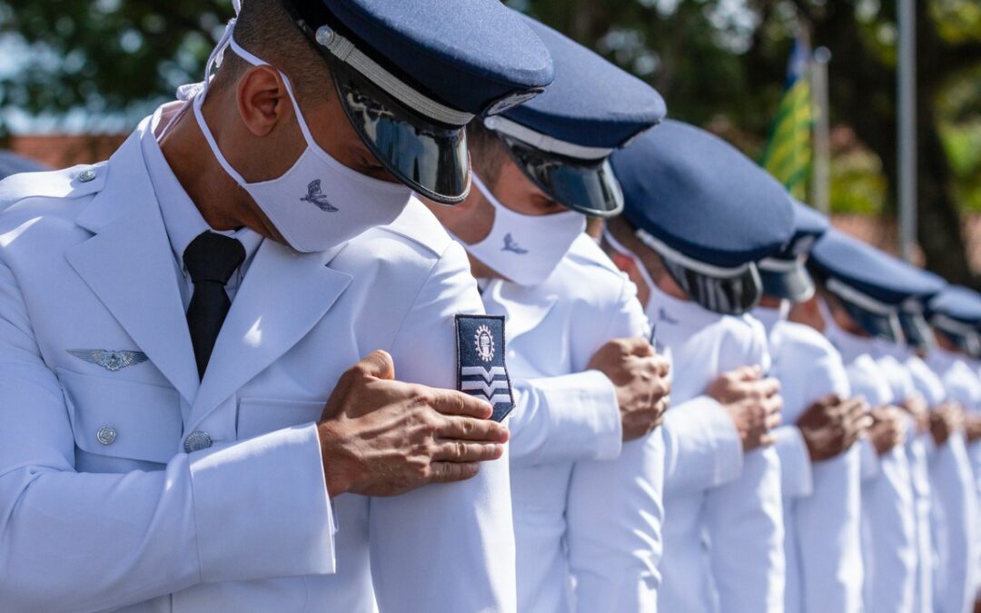 Concursos públicos para carreira militar