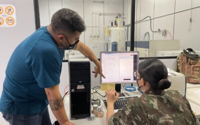Militares são treinados em identificação de guerra química
