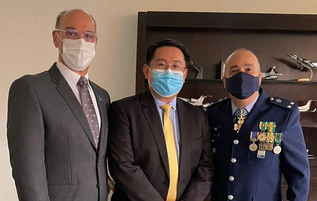 1º Vice-Presidente da ABIMDE participa de cerimônia militar no DCTA