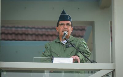 Comandante da FAB visita Organizações Militares do Sul do País