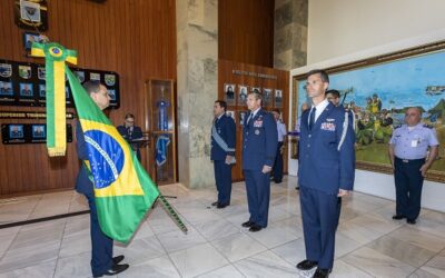 FAB concede Ordem do Mérito Aeronáutico a Oficial-General da Força Aérea Americana
