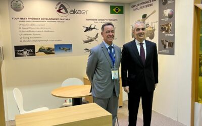 FIDAE 2022: AKAER recebe autoridades