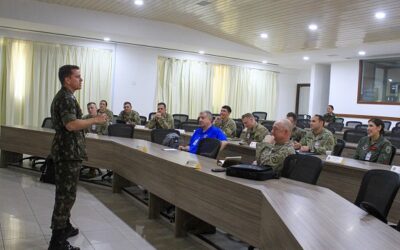 ECEME recebe comitiva do Exército dos Estados Unidos
