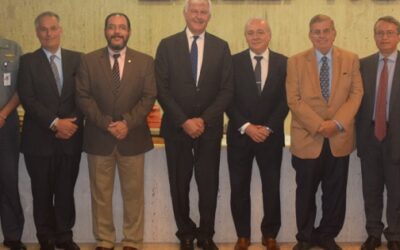 Representantes da Base Industrial de Defesa da Itália e do Brasil visitam a Emgepron