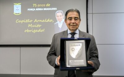 Capitão com 75 anos de serviço despede-se da Força Aérea Brasileira