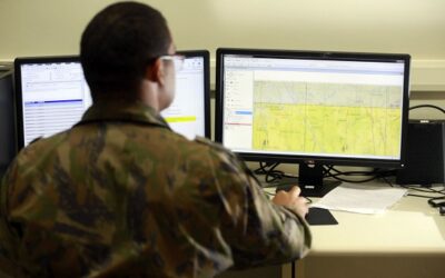 Controladores de tráfego aéreo e pilotos da FAB participam do Curso de Coordenação de Busca e Salvamento