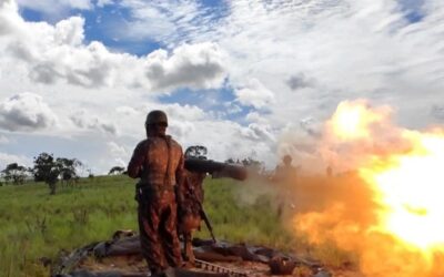 Artilharia de Selva abate aeronave inimiga em exercício de simulação