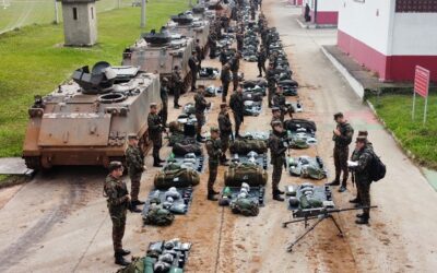 Carros de Combate realizam ataque coordenado