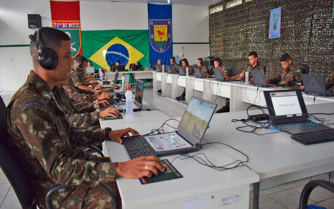 Brigada de infantaria motorizada simula combate
