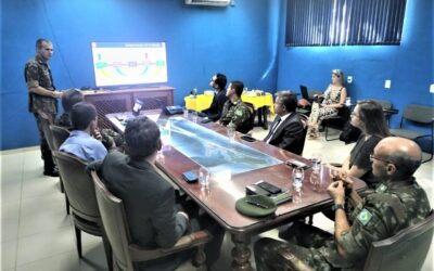 Centro de Avaliações do Exército recebe CTEx e Embraer