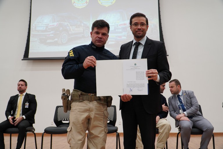 PRF e PF assinam Acordo de Cooperação Técnica para combate ao crime