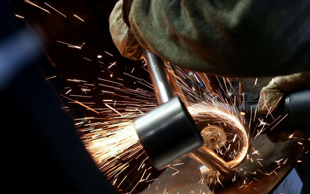 Produção e emprego na indústria crescem em julho, diz pesquisa da CNI