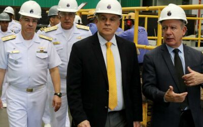 Setor do Material da Marinha recebe subsecretário de Defesa do Uruguai