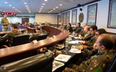 Exércitos do Brasil e EUA acompanham exercício combinado