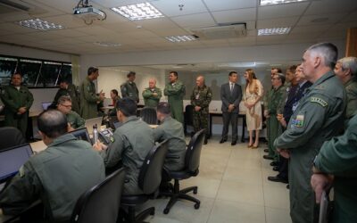 Comaex recebe visita do Comandante da Aeronáutica