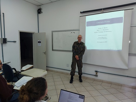Militar do IFI ministra aula na pós-graduação do ITA