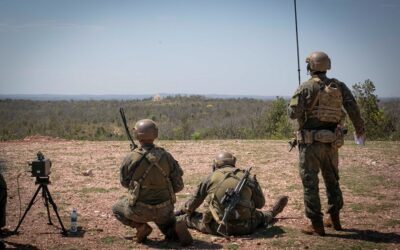 AEL: Forças Armadas lançam bomba guiada a laser em atividade