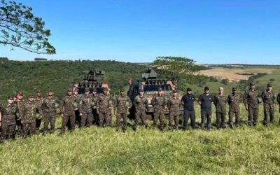 Ares leva conhecimento técnico para militares