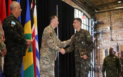 Militares brasileiros concluem curso nos EUA