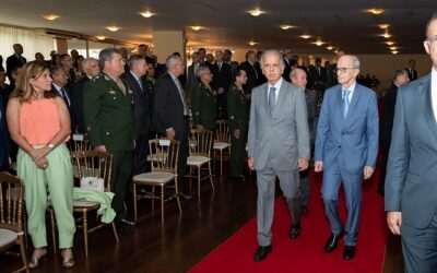 Ministro da Defesa prestigia troca de comando nas Forças Armadas