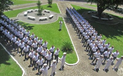 Colégio Naval recebe alunas pela primeira vez