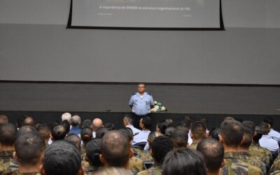 Chefe do EMAER ministra Aula Inaugural aos alunos da EEAR
