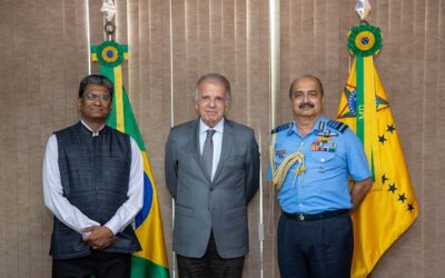 Ministro da Defesa recebe comitiva da Índia