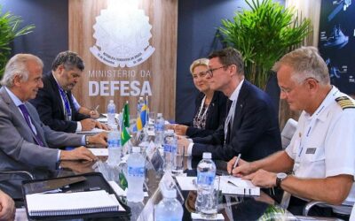 MD estreita relações, na área da defesa, com delegações de 17 países