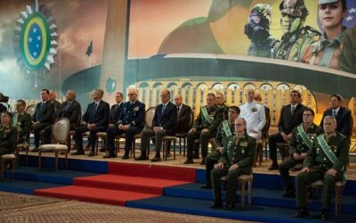 Presidente e Ministro cumprimentam oficiais-generais recém-promovidos